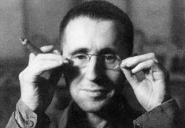 „Muzyka polityczna: Brecht a współczesny teatr (nie tylko) muzyczny” – wykład Jacka Mikołajczyka