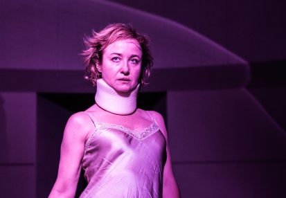 Gabriela Muskała (Felicja) w JAK BYĆ KOCHANĄ wg Kazimierza Brandysa w reż. Leny Frankiewicz. Fot. Magda Hueckel